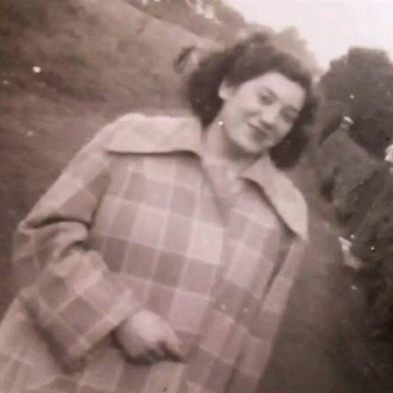 Photo for notice Barbara Burns MARY
