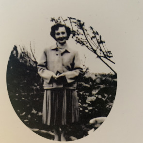 Photo of Elizabeth JEANS