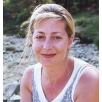Photo of Amanda IVES