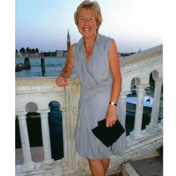 Photo of Nina TAYLOR