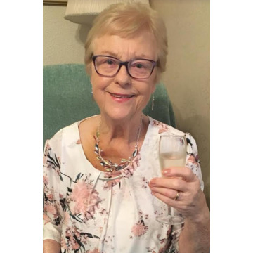 Photo of Marlene HITCHEN