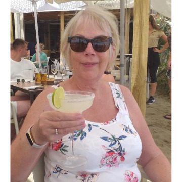 Photo of Lesley WARD