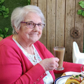Photo of Eileen WADE (NEE JOHNSON)