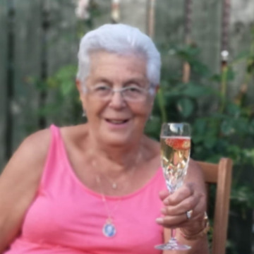Photo of Joan GRAY