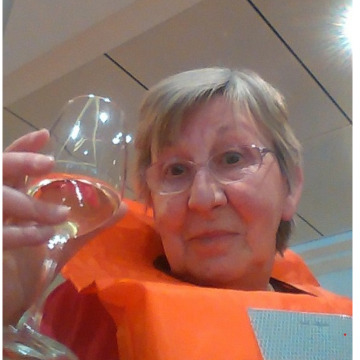 Photo of Lesley Dorothy THORN