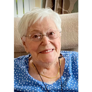 Photo of Joan HONEYBELL (NEE BROWN)