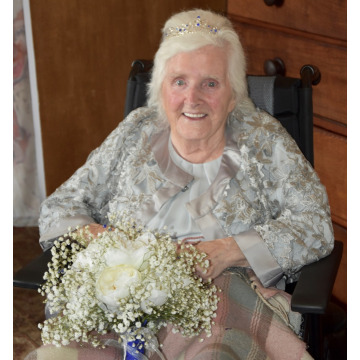 Photo of Jeanie HOLE