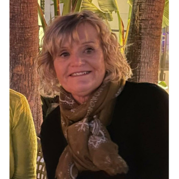Photo of Stephanie WELLS