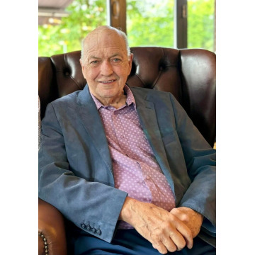 Photo of Peter BURNS