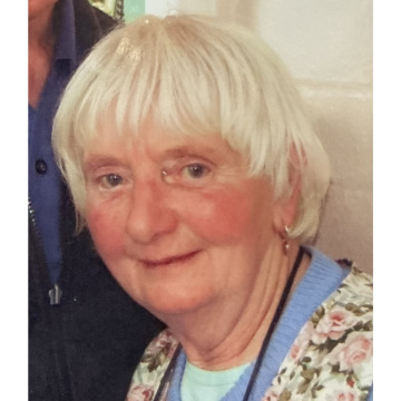 Photo of Nancy SENIOR