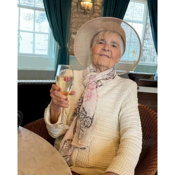 Photo of Ann KING