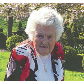 Photo of Norah Irene HESELTINE