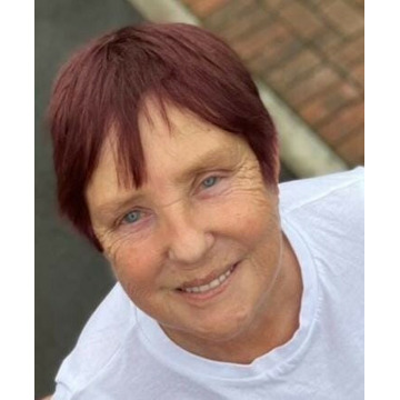Photo of Susan HESELTINE