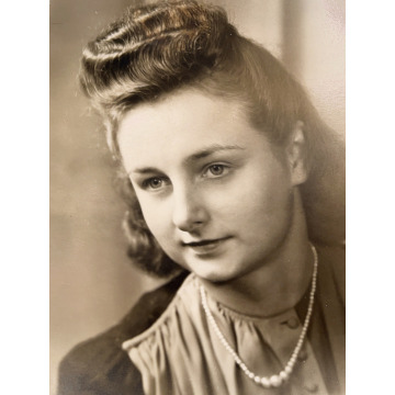 Photo of Hildegard Hedwig EDWARDS