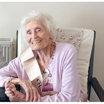 Photo of Melita LONGHORN