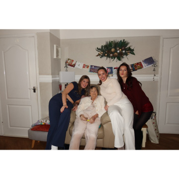 Notice Gallery for Ann McGUIGAN