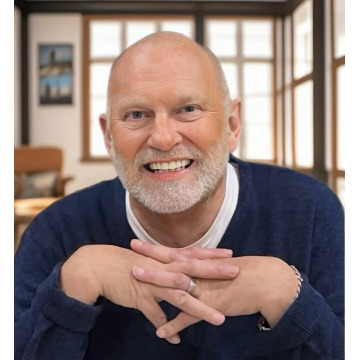Photo of Des NEWTON