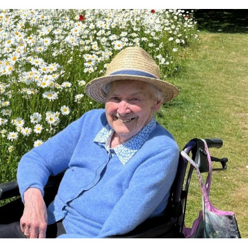 Notice Gallery for Pauline Mary HALLIDAY