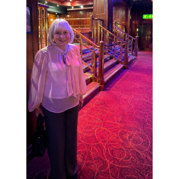 Photo of Jennifer HARLAND