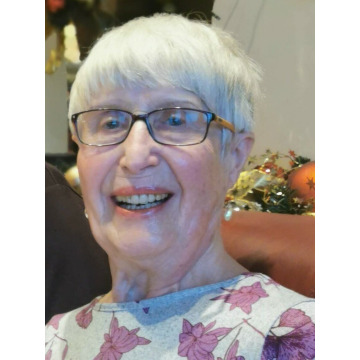 Photo of Jennifer HUTTON