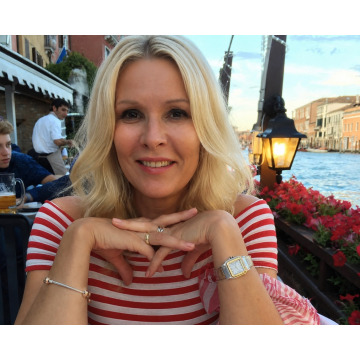 Photo of Lynne Adele GARLICK