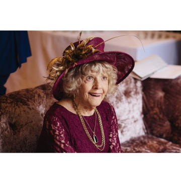 Photo of Beryl HUGHES