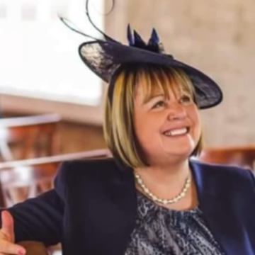 Photo of Carol DALE