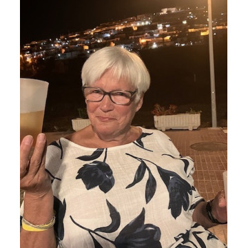Photo of Lynne THOMPSON