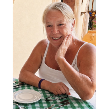 Photo of Alison DORE
