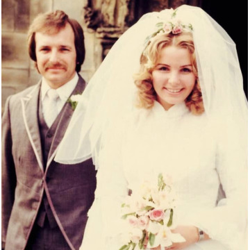 Photo of Angie & Mike DAVIS