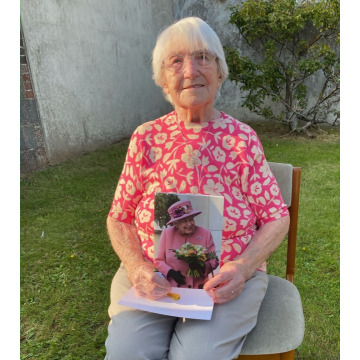 Photo of Peggy Doreen JONES
