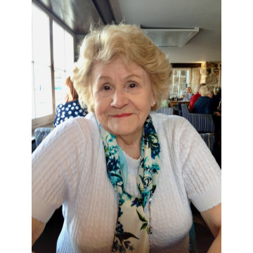 Photo of Angela ROWE