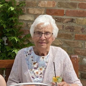 Photo of Sheila SMITH