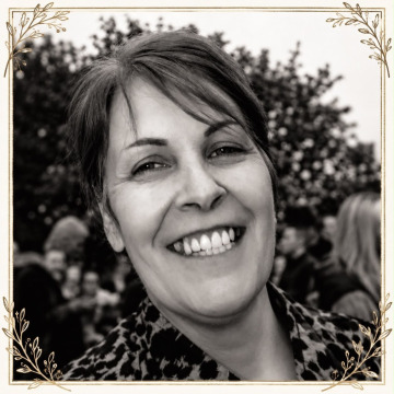 Photo of Elaine OLIVER